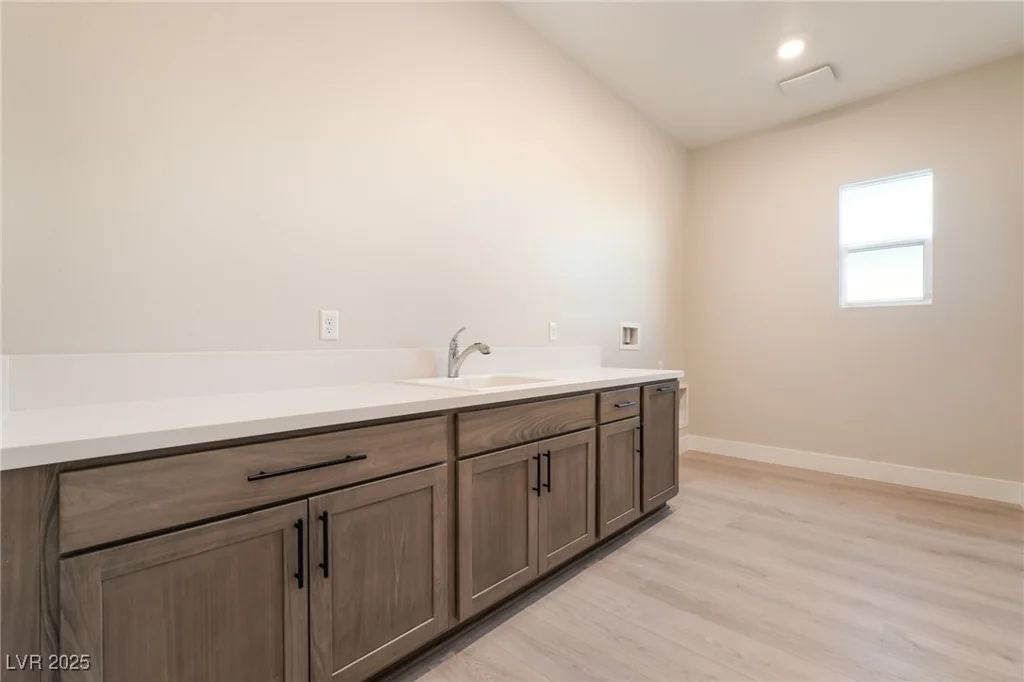 9261 Fountain Creek, Las Vegas, NV 89139