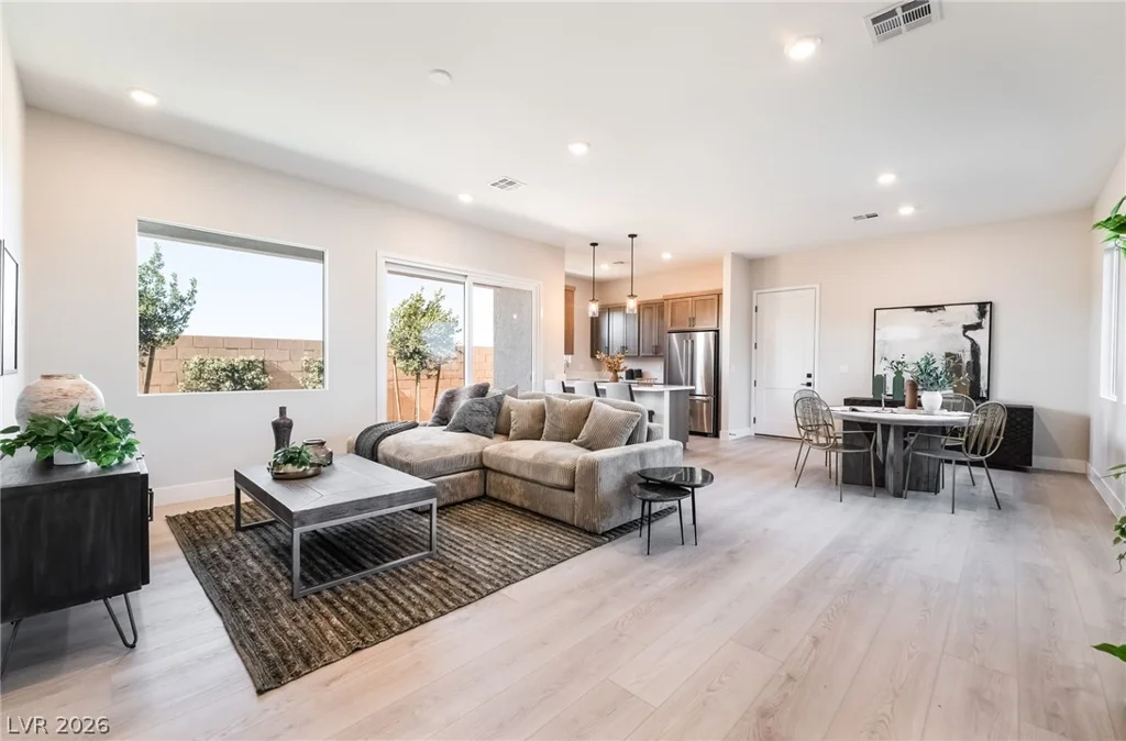 9261 Fountain Creek, Las Vegas, NV 89139