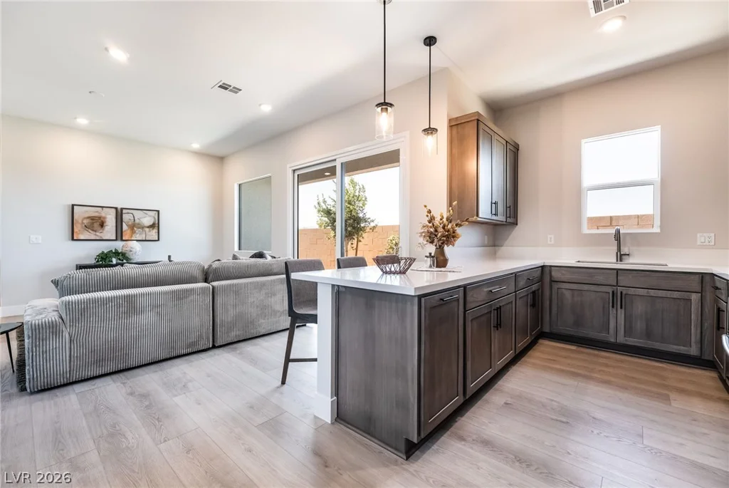 9261 Fountain Creek, Las Vegas, NV 89139