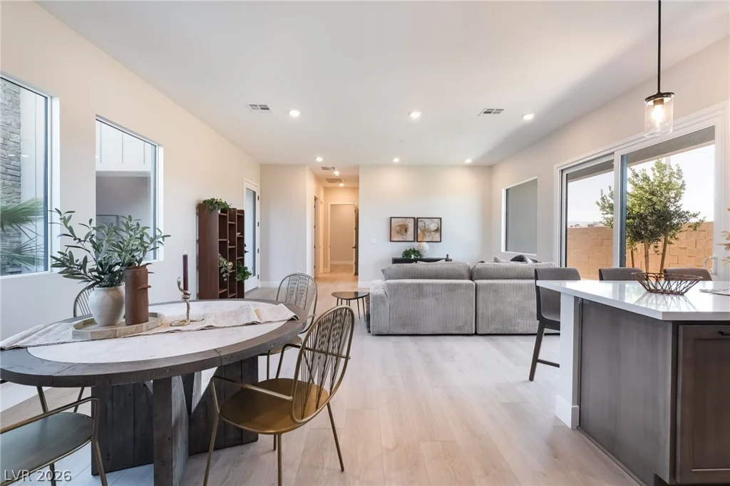 9261 Fountain Creek, Las Vegas, NV 89139