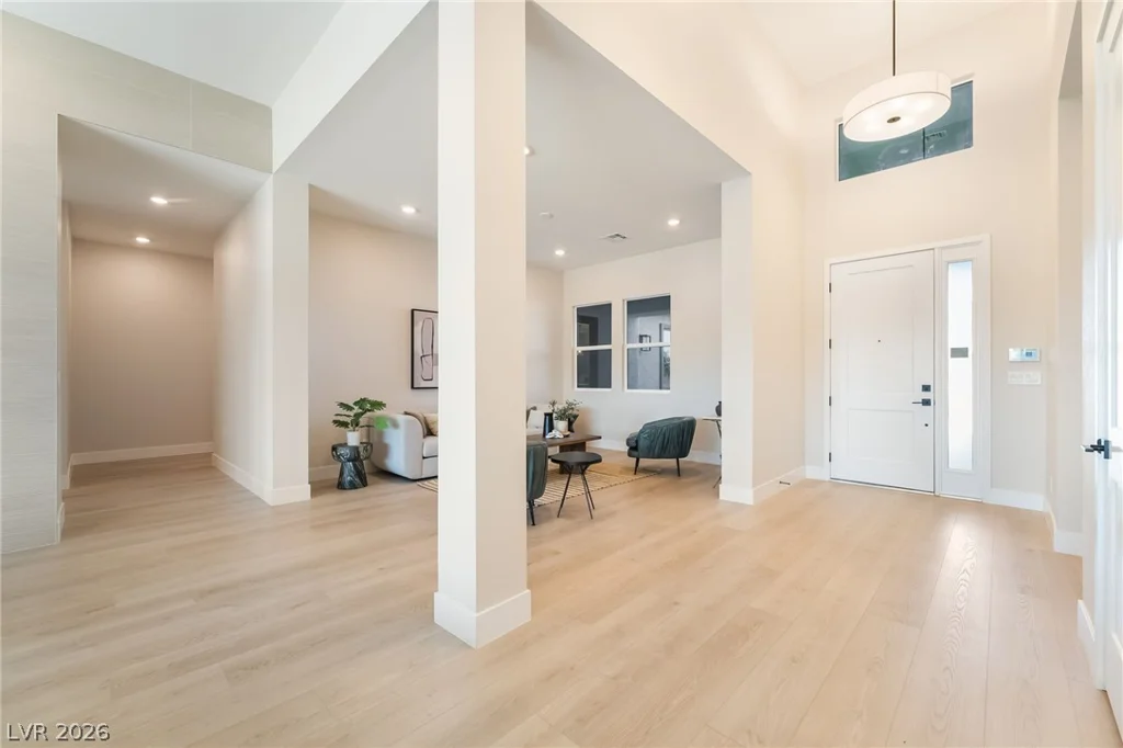 9261 Fountain Creek, Las Vegas, NV 89139
