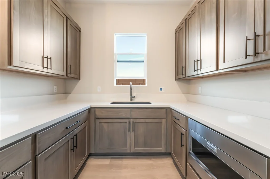 9261 Fountain Creek, Las Vegas, NV 89139