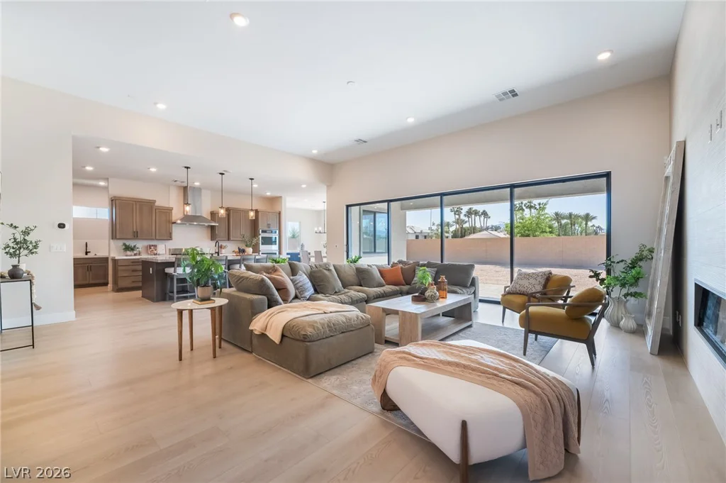 9261 Fountain Creek, Las Vegas, NV 89139