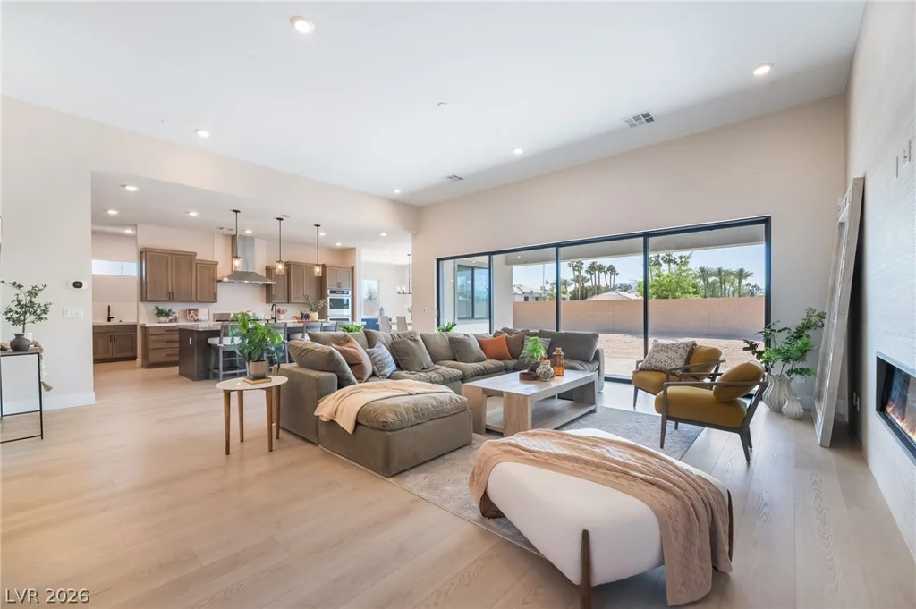 9261 Fountain Creek, Las Vegas, NV 89139