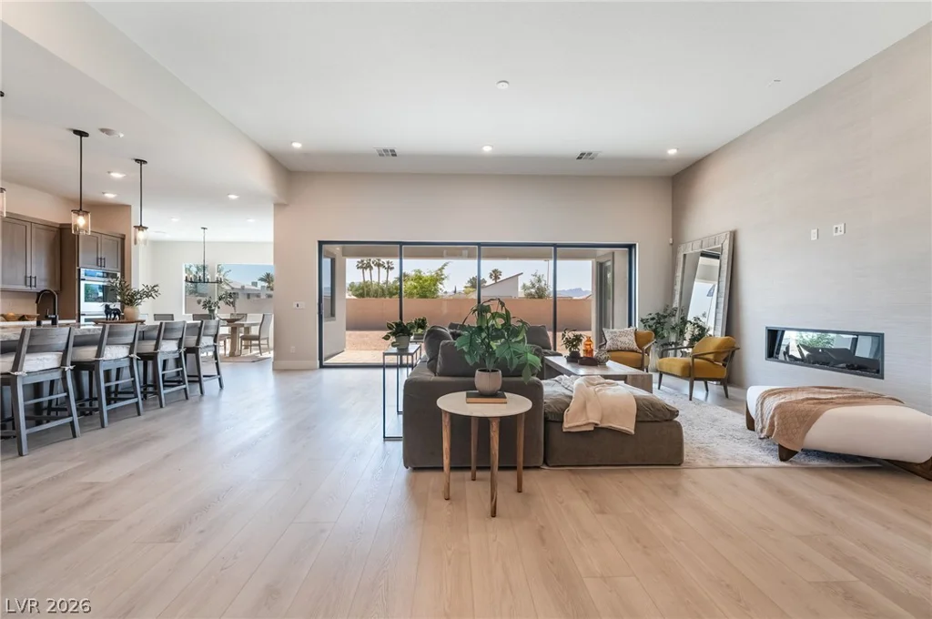 9261 Fountain Creek, Las Vegas, NV 89139
