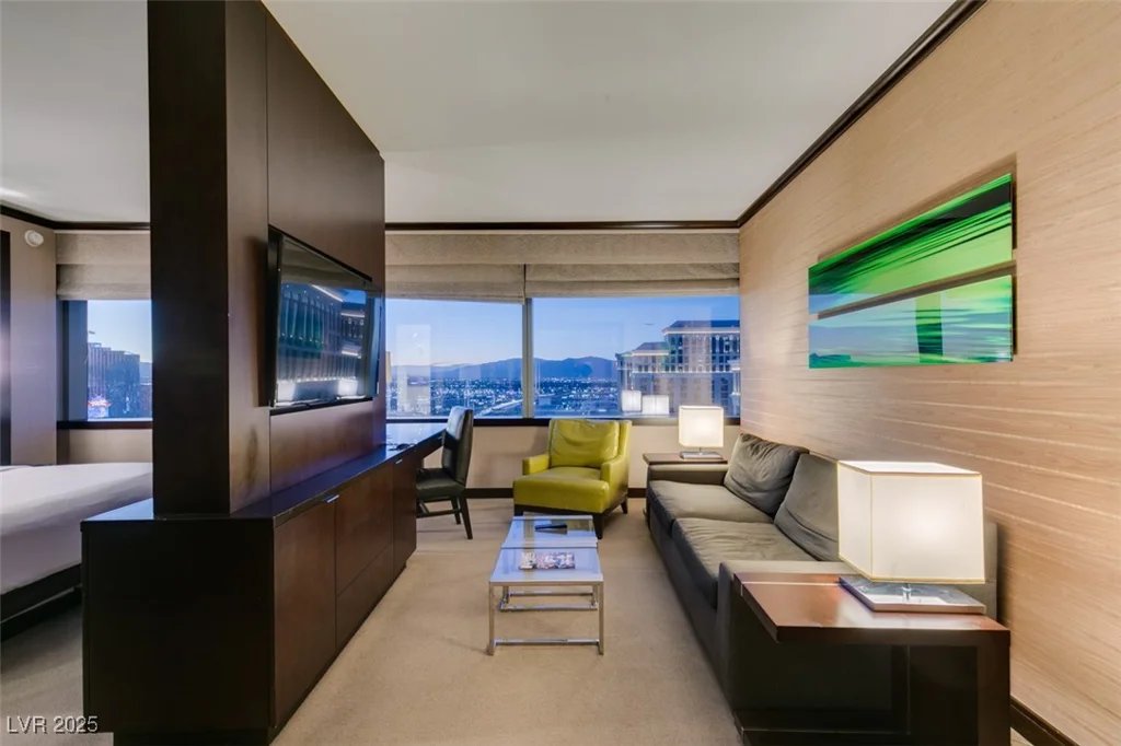 2600 HARMON, Las Vegas, NV 89109