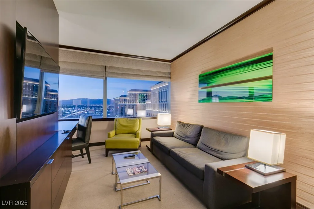 2600 HARMON, Las Vegas, NV 89109