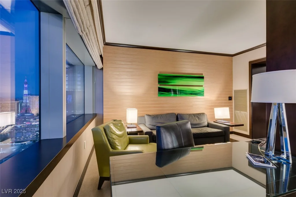 2600 HARMON, Las Vegas, NV 89109