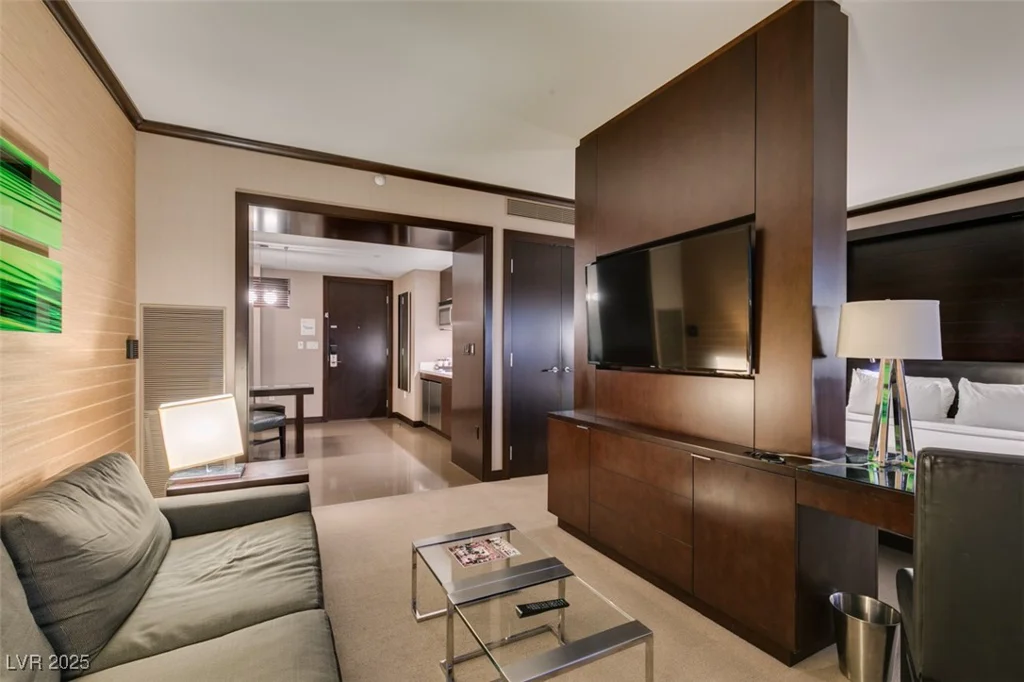 2600 HARMON, Las Vegas, NV 89109