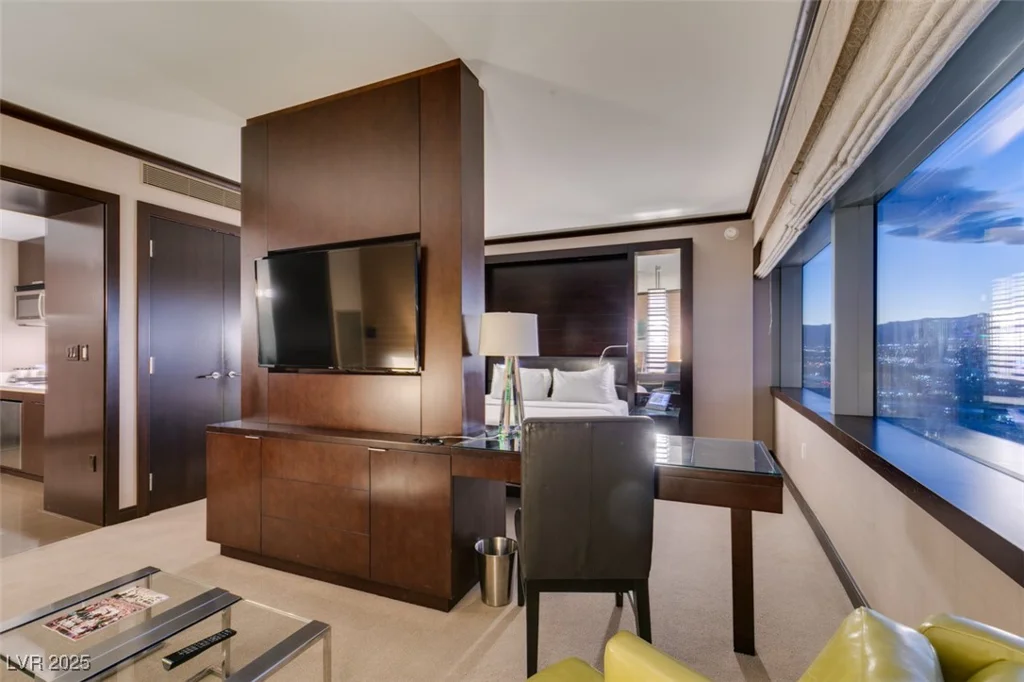 2600 HARMON, Las Vegas, NV 89109