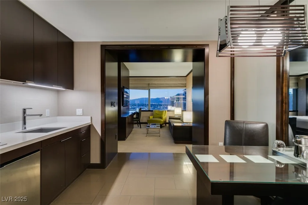 2600 HARMON, Las Vegas, NV 89109