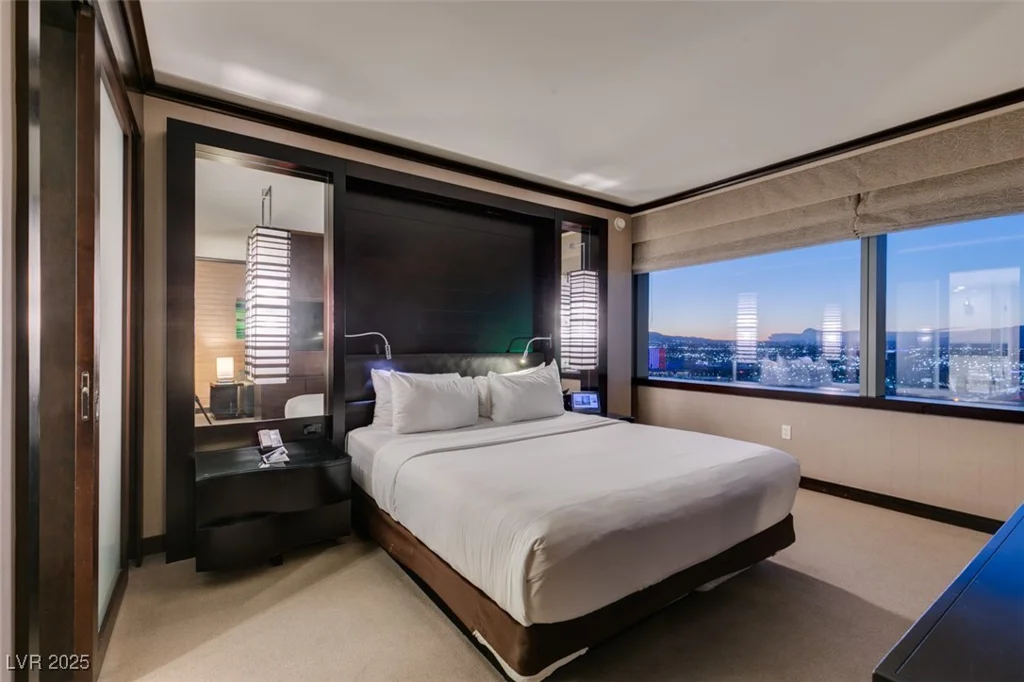 2600 HARMON, Las Vegas, NV 89109
