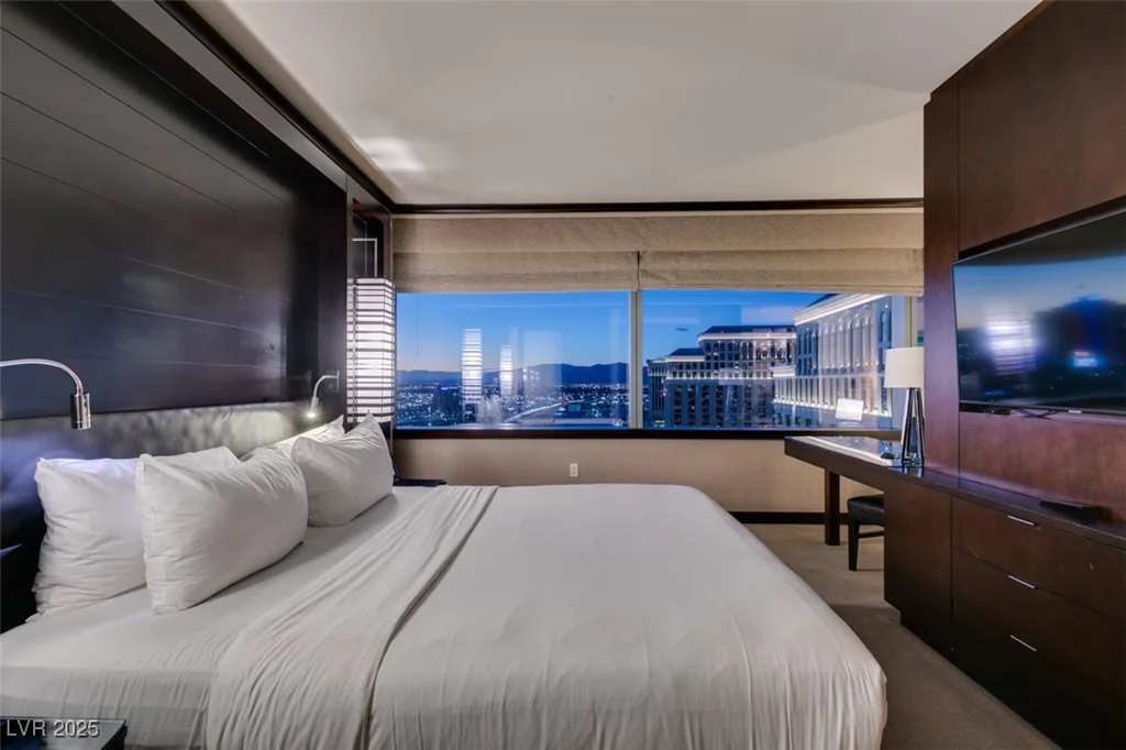 2600 HARMON, Las Vegas, NV 89109