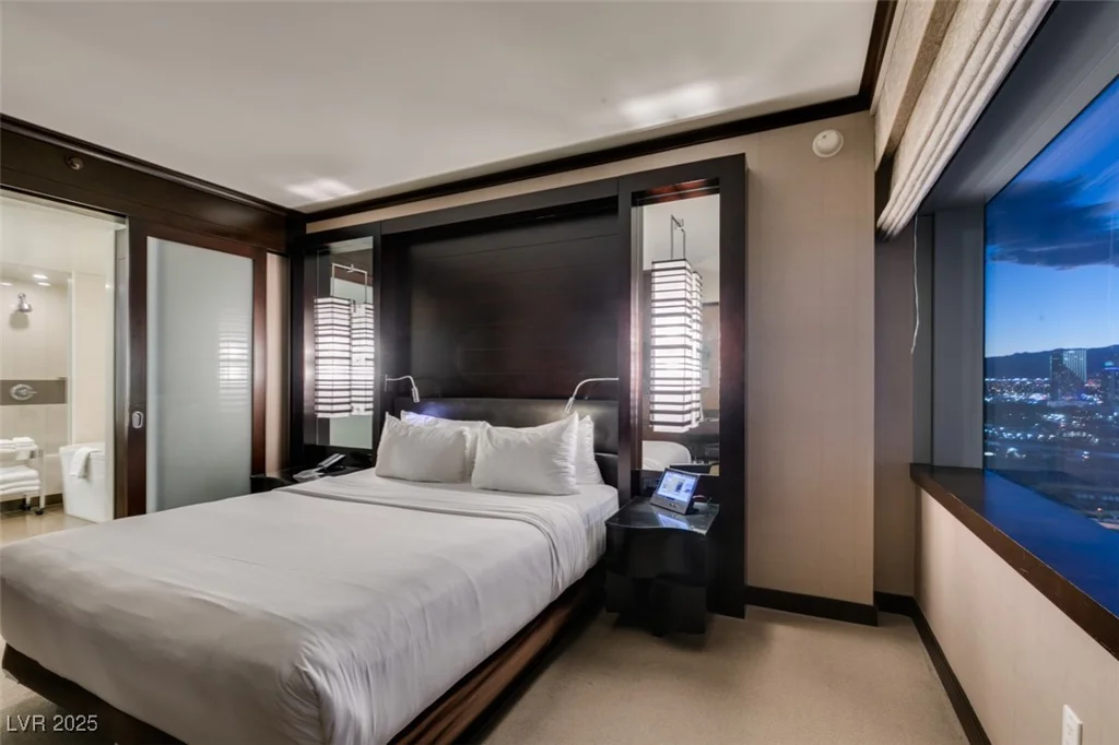2600 HARMON, Las Vegas, NV 89109