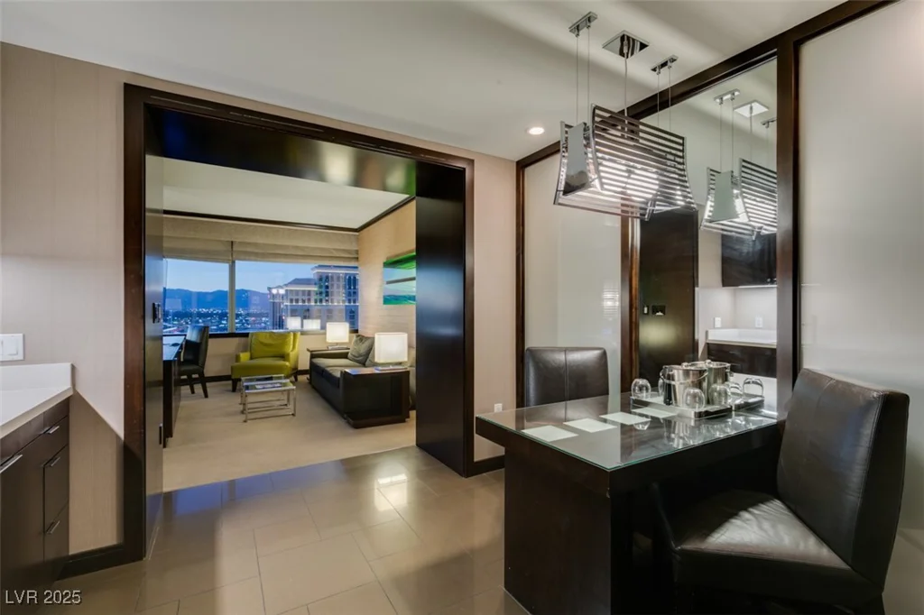2600 HARMON, Las Vegas, NV 89109