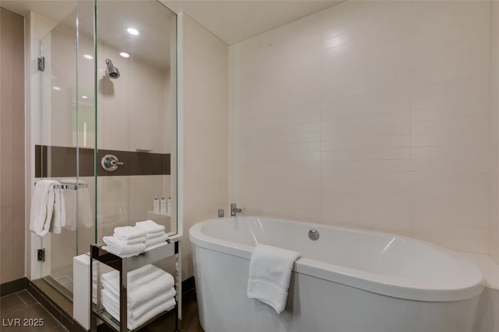 2600 HARMON, Las Vegas, NV 89109