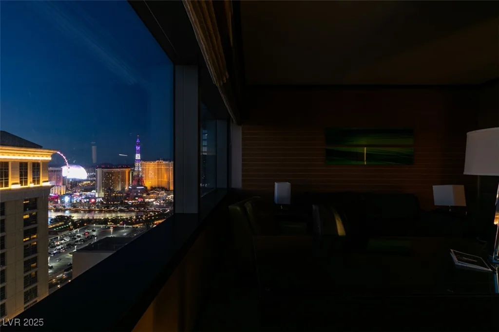 2600 HARMON, Las Vegas, NV 89109