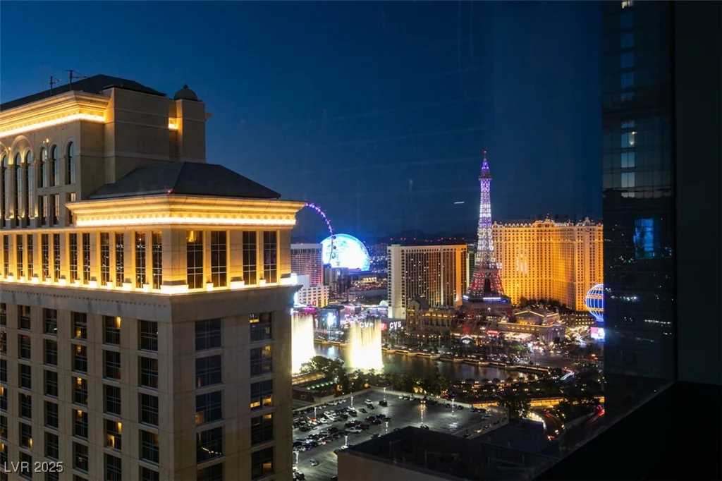 2600 HARMON, Las Vegas, NV 89109