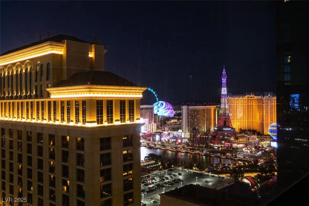 2600 HARMON, Las Vegas, NV 89109