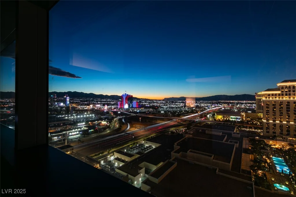 2600 HARMON, Las Vegas, NV 89109