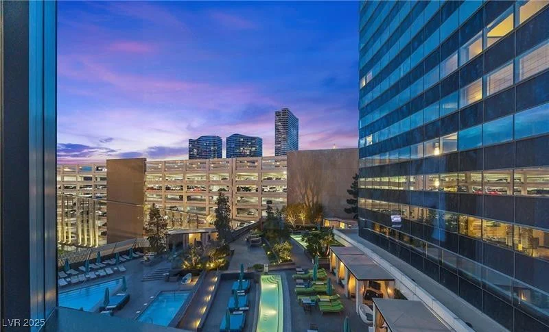 2600 HARMON, Las Vegas, NV 89109