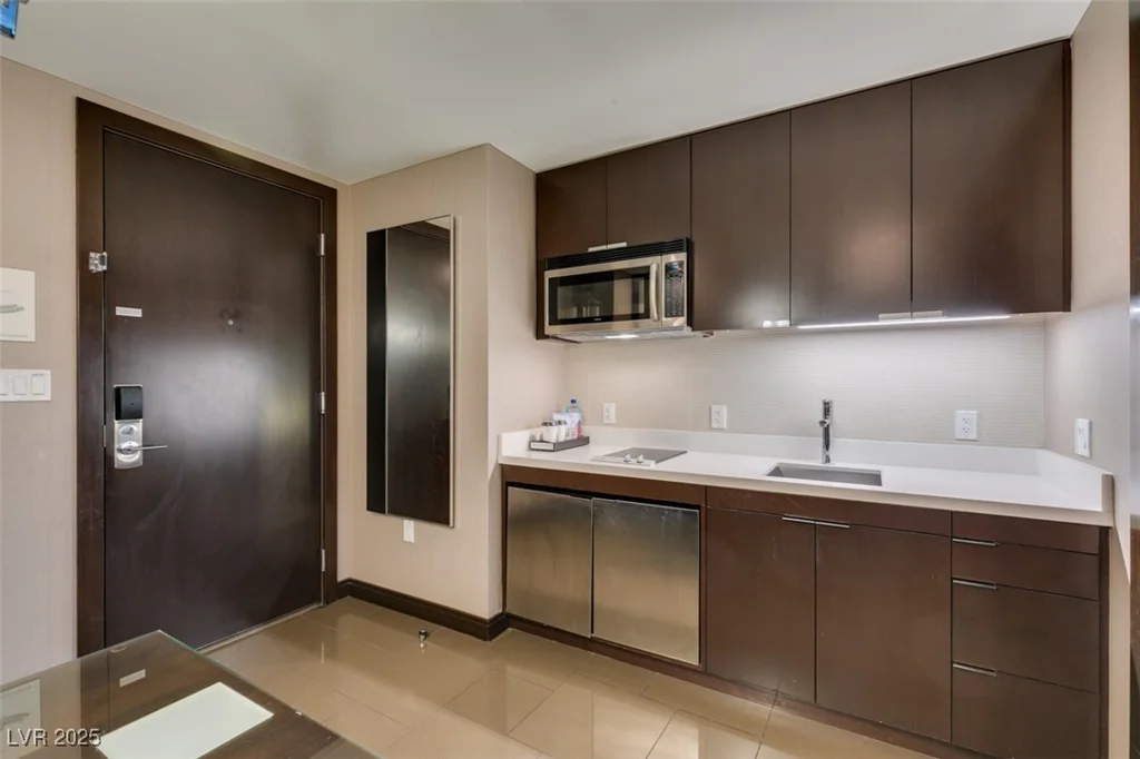 2600 HARMON, Las Vegas, NV 89109