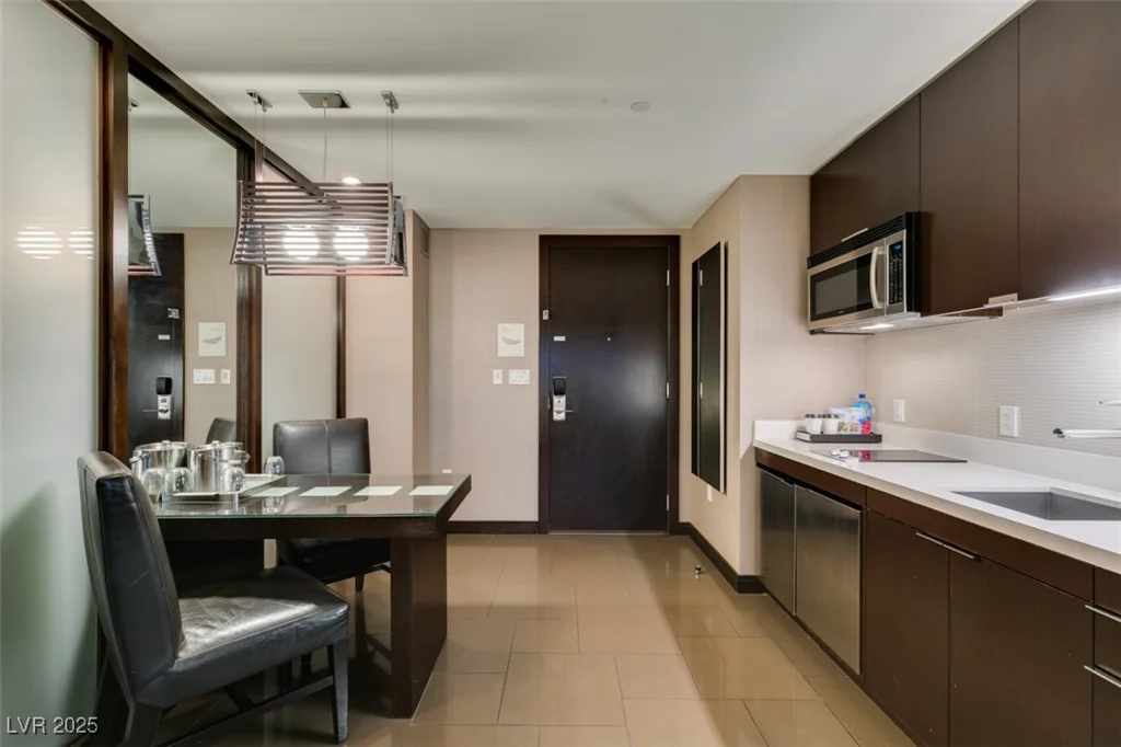 2600 HARMON, Las Vegas, NV 89109