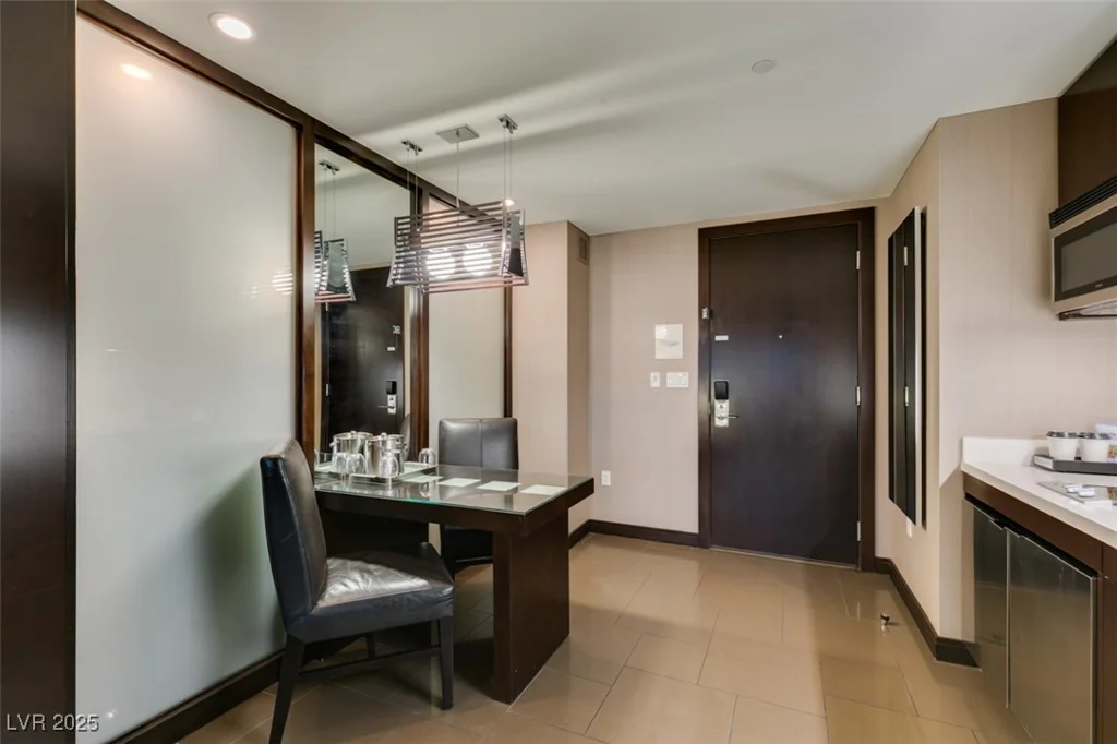 2600 HARMON, Las Vegas, NV 89109