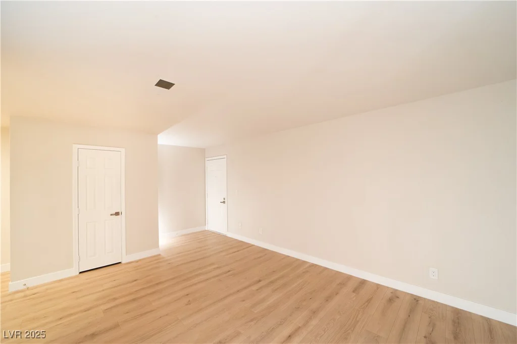 5339 Indian River, Las Vegas, NV 89103