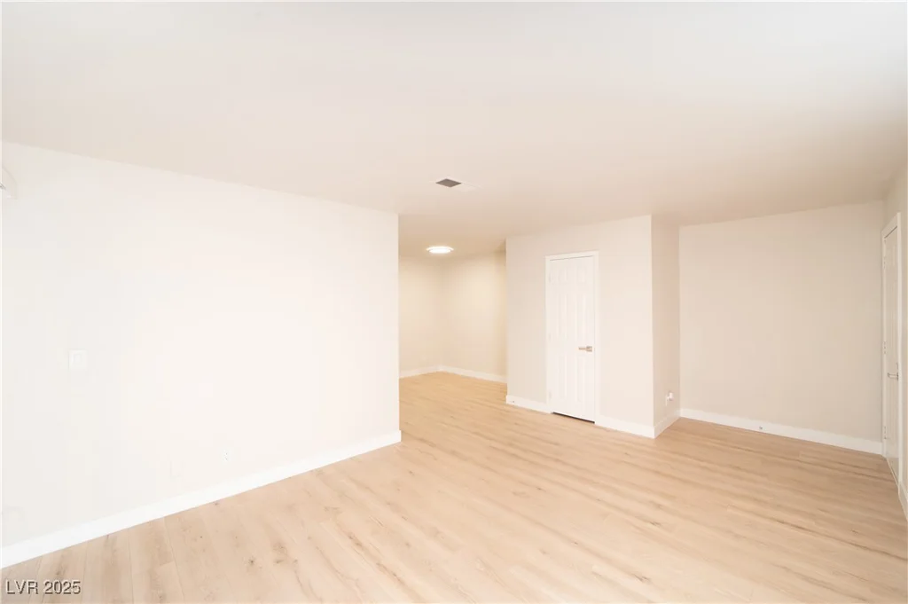 5339 Indian River, Las Vegas, NV 89103