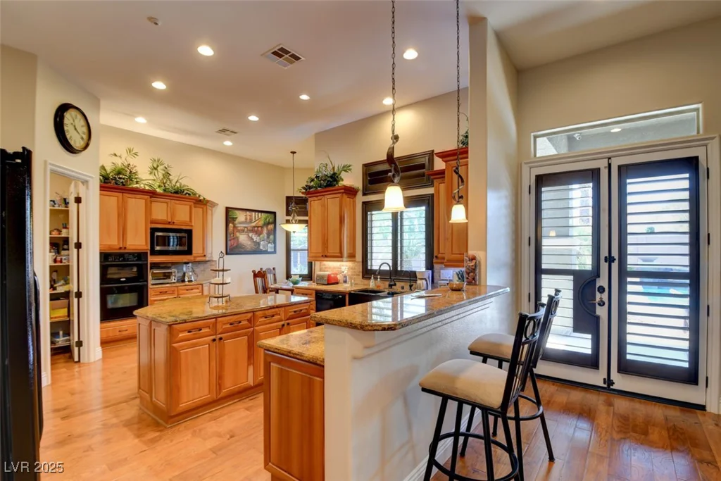 8465 Picket Ridge, Las Vegas, NV 89143