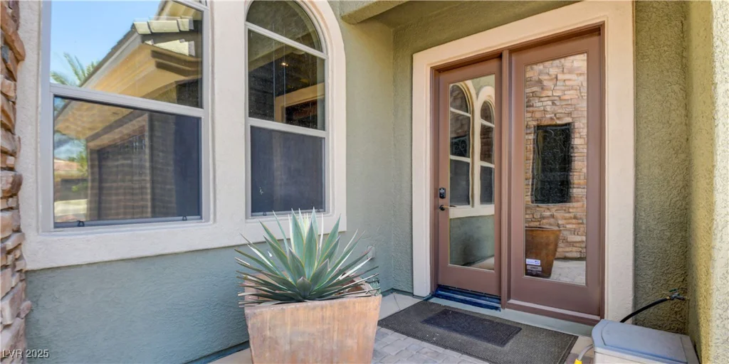 8465 Picket Ridge, Las Vegas, NV 89143