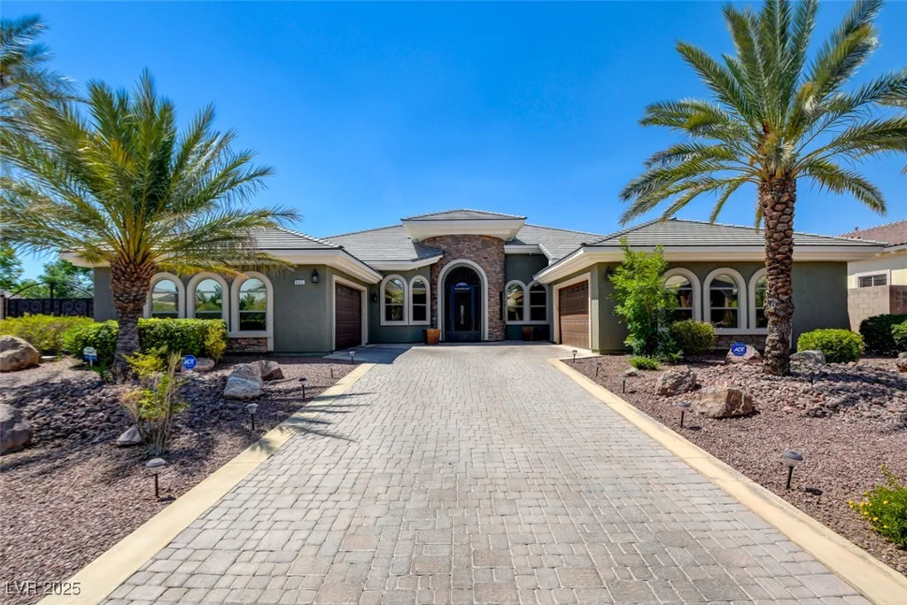 8465 Picket Ridge, Las Vegas, NV 89143