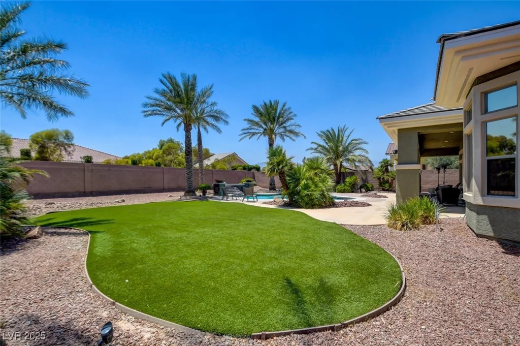 8465 Picket Ridge, Las Vegas, NV 89143