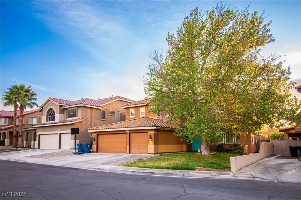 1017 Fairbury, Henderson, NV 89052