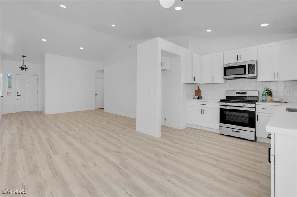 2832 Sing Song, Las Vegas, NV 89106