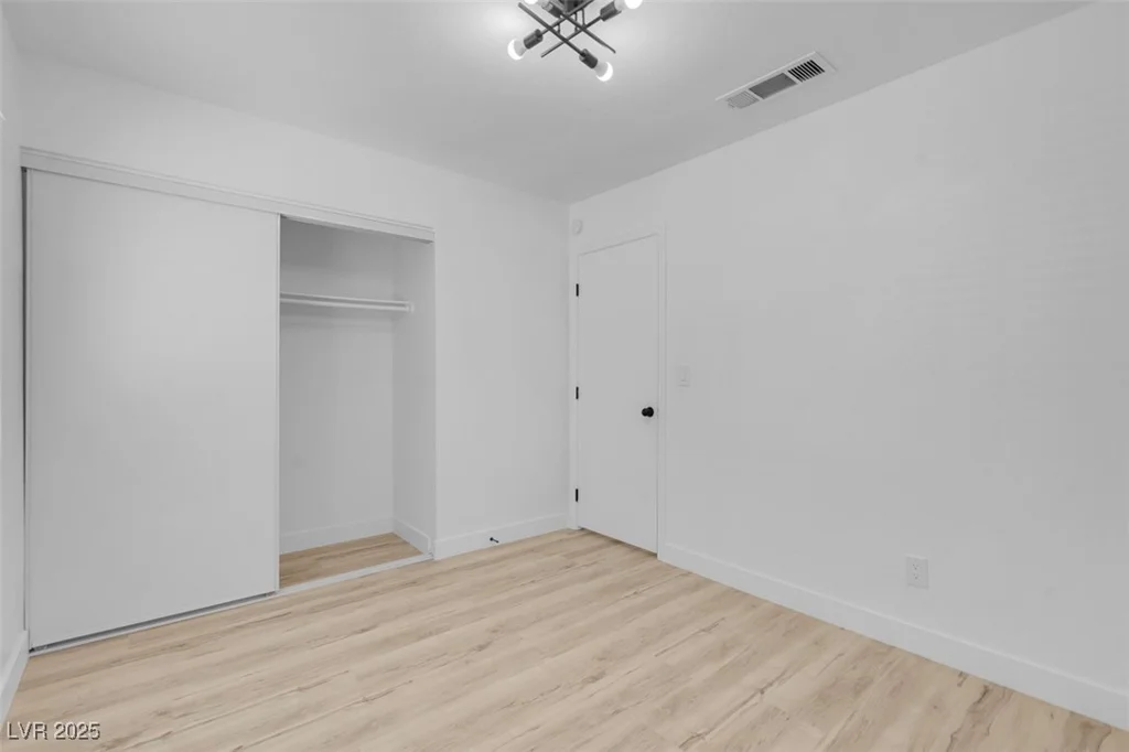 2832 Sing Song, Las Vegas, NV 89106