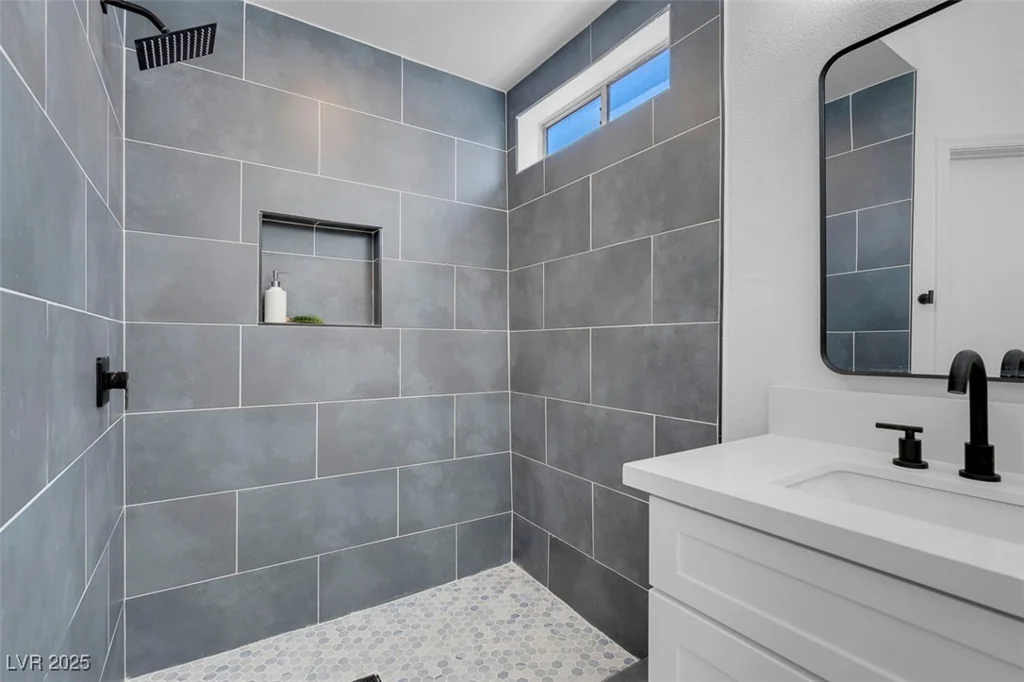 2832 Sing Song, Las Vegas, NV 89106