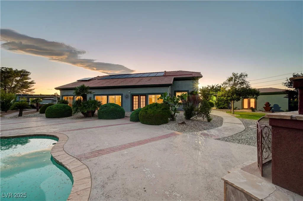 3365 Badura, Las Vegas, NV 89118