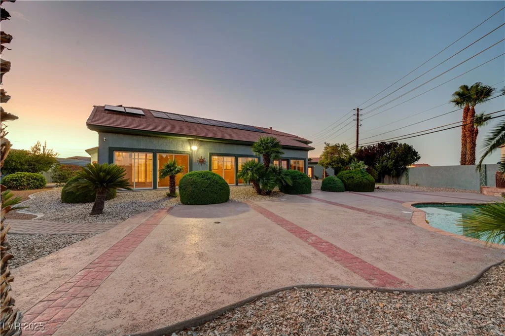 3365 Badura, Las Vegas, NV 89118