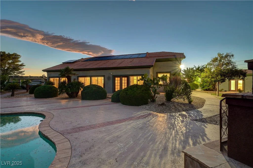 3365 Badura, Las Vegas, NV 89118