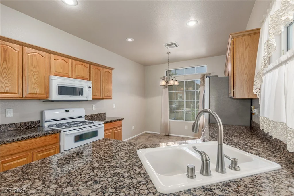8266 Lincoln Valley, Las Vegas, NV 89123