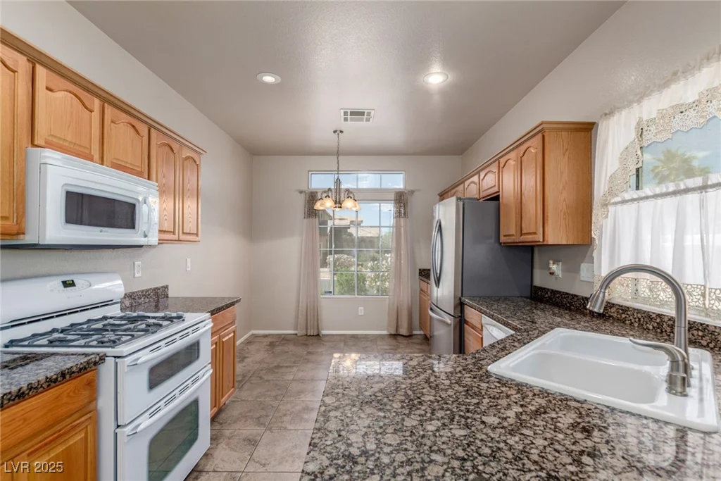 8266 Lincoln Valley, Las Vegas, NV 89123