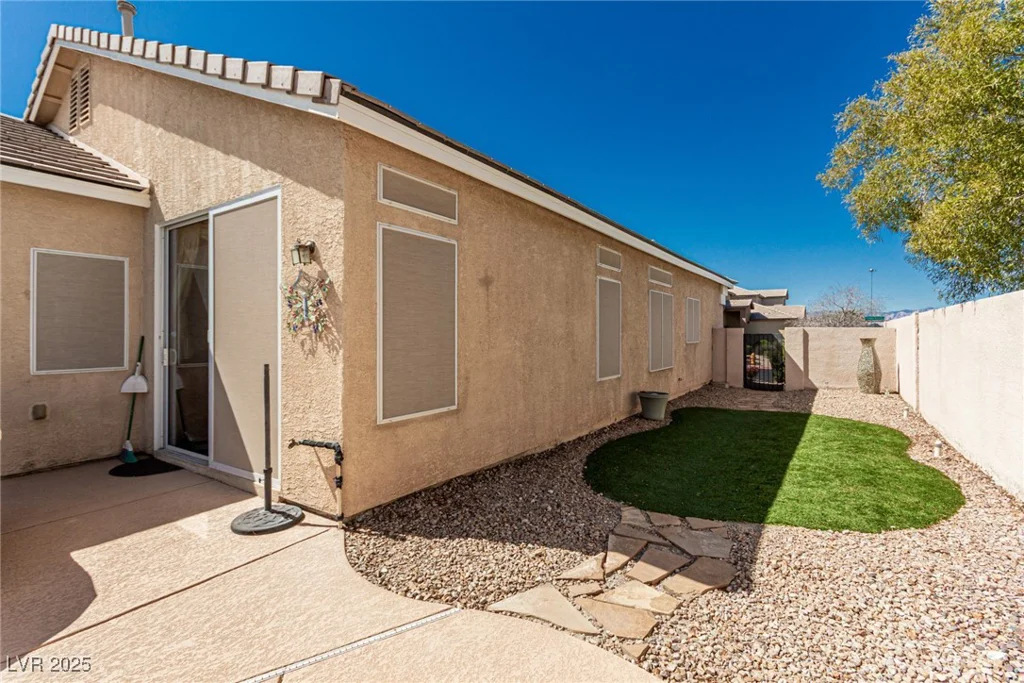 8266 Lincoln Valley, Las Vegas, NV 89123