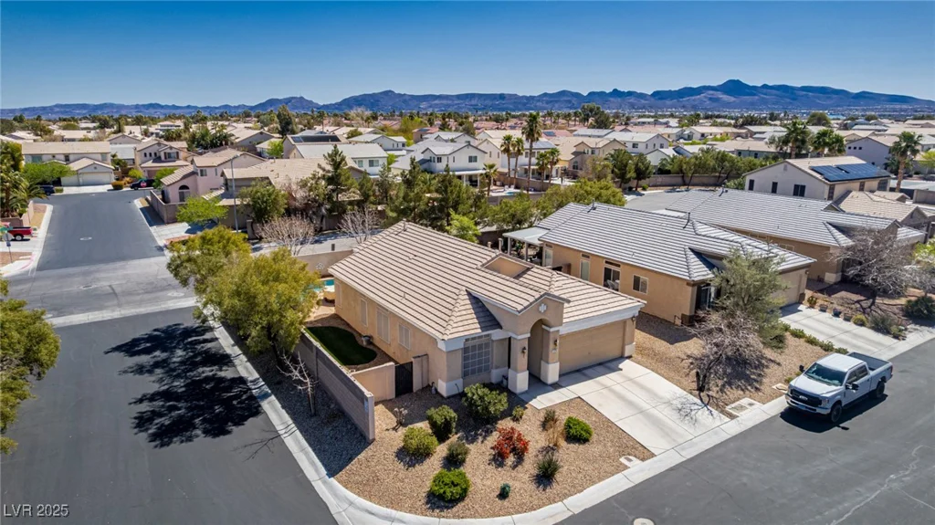 8266 Lincoln Valley, Las Vegas, NV 89123