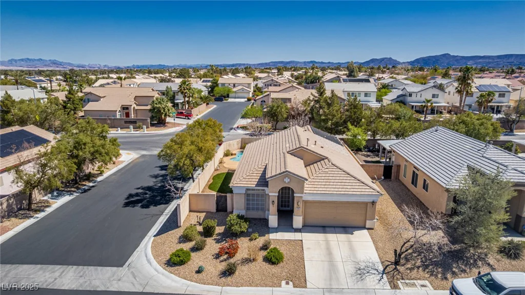 8266 Lincoln Valley, Las Vegas, NV 89123
