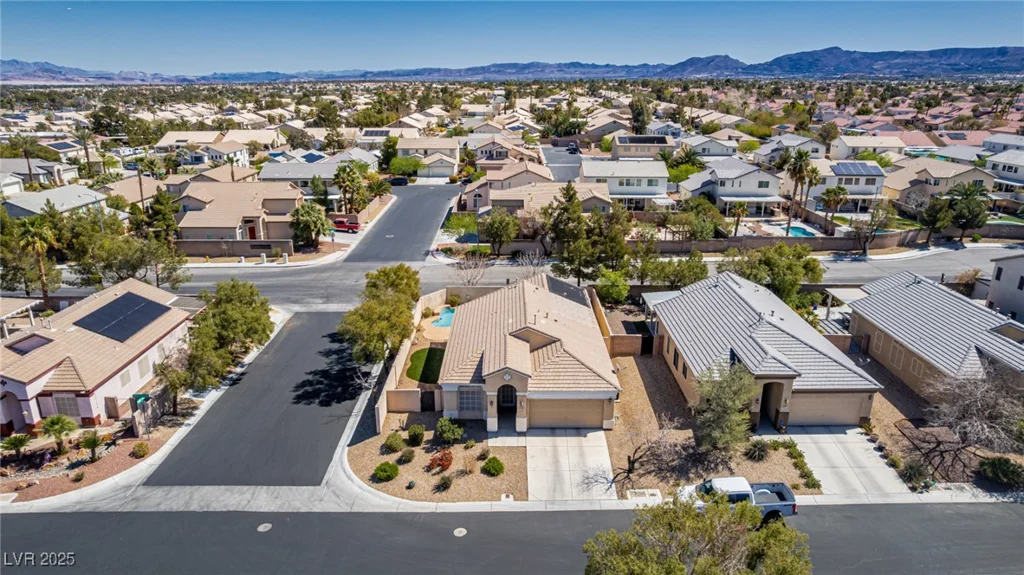 8266 Lincoln Valley, Las Vegas, NV 89123