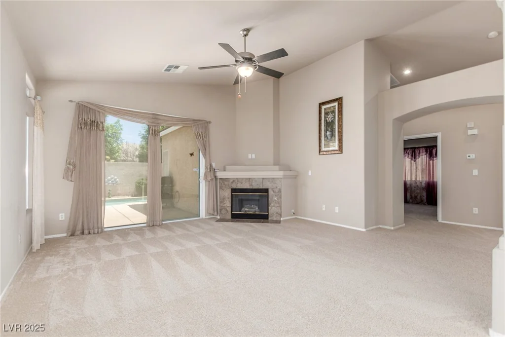 8266 Lincoln Valley, Las Vegas, NV 89123