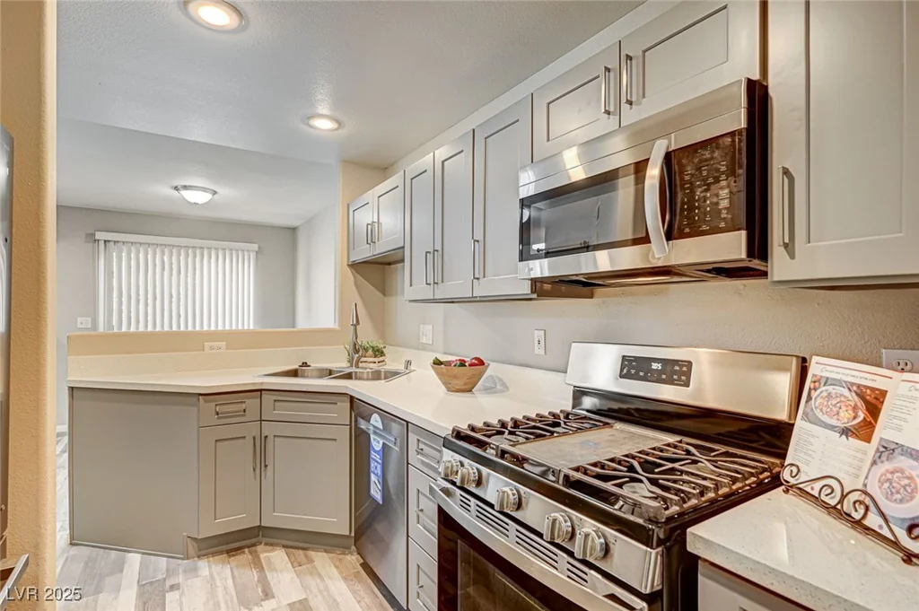3950 Sandhill, Las Vegas, NV 89121
