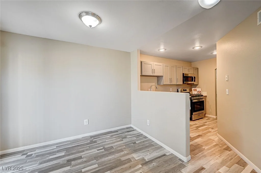 3950 Sandhill, Las Vegas, NV 89121